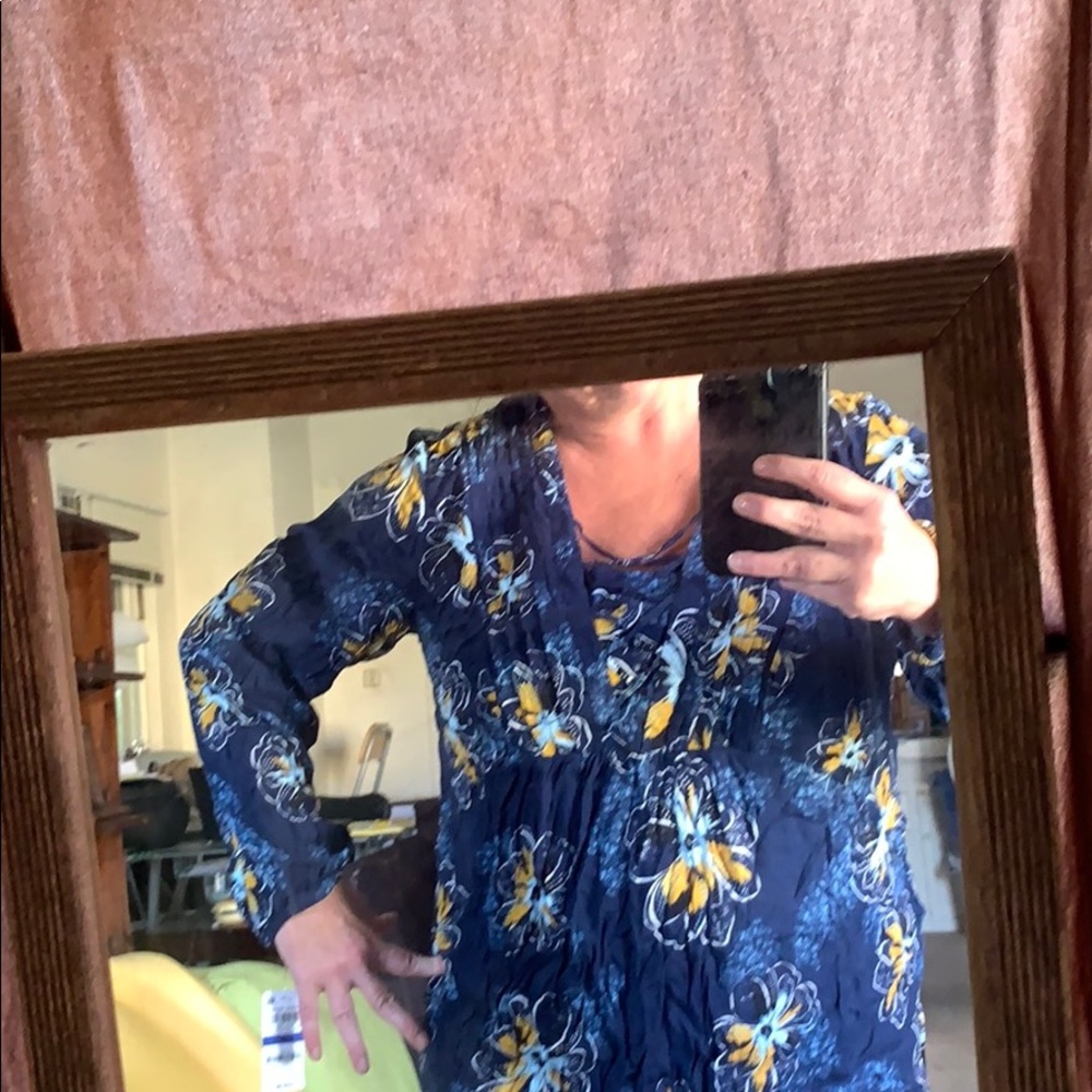 Flowy top new w tags